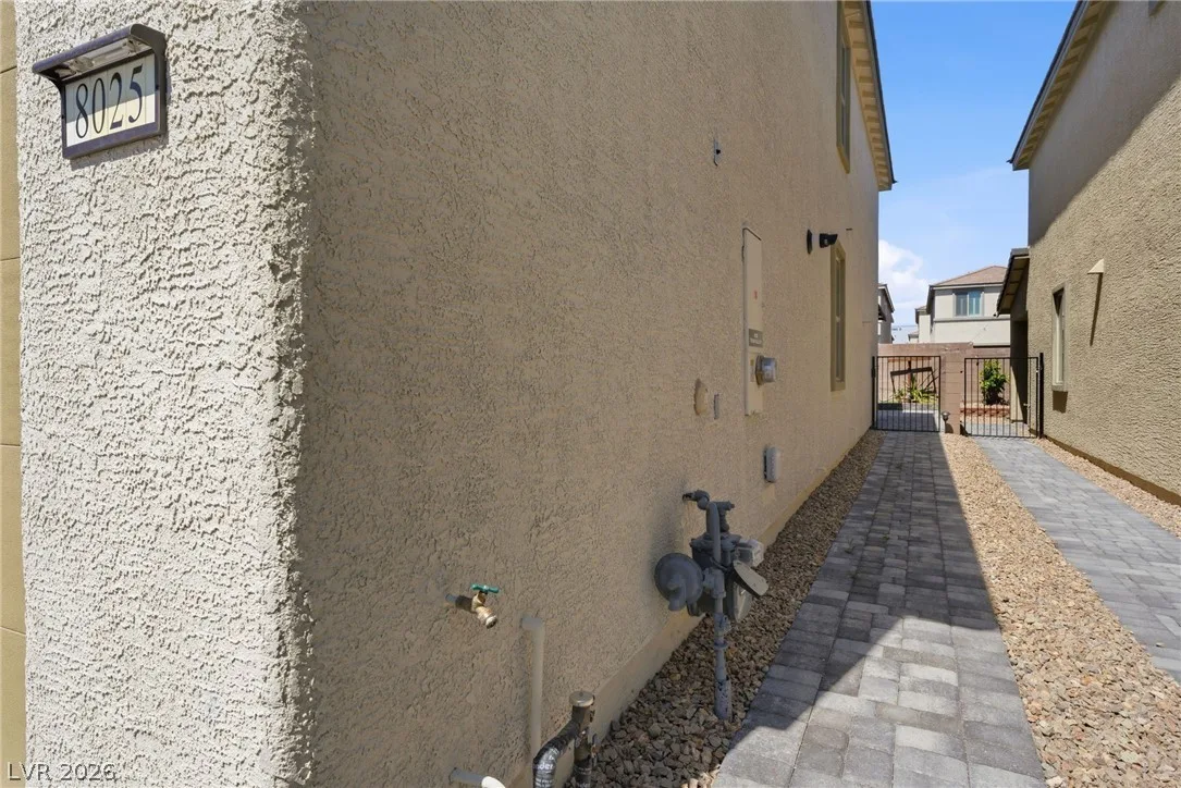 8025 Texas Hills Street — photo 4