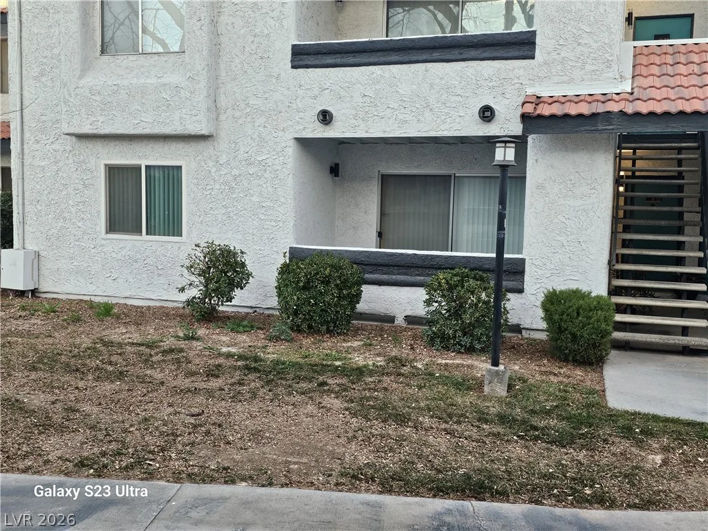 1455 East Katie Avenue G12 — photo 2