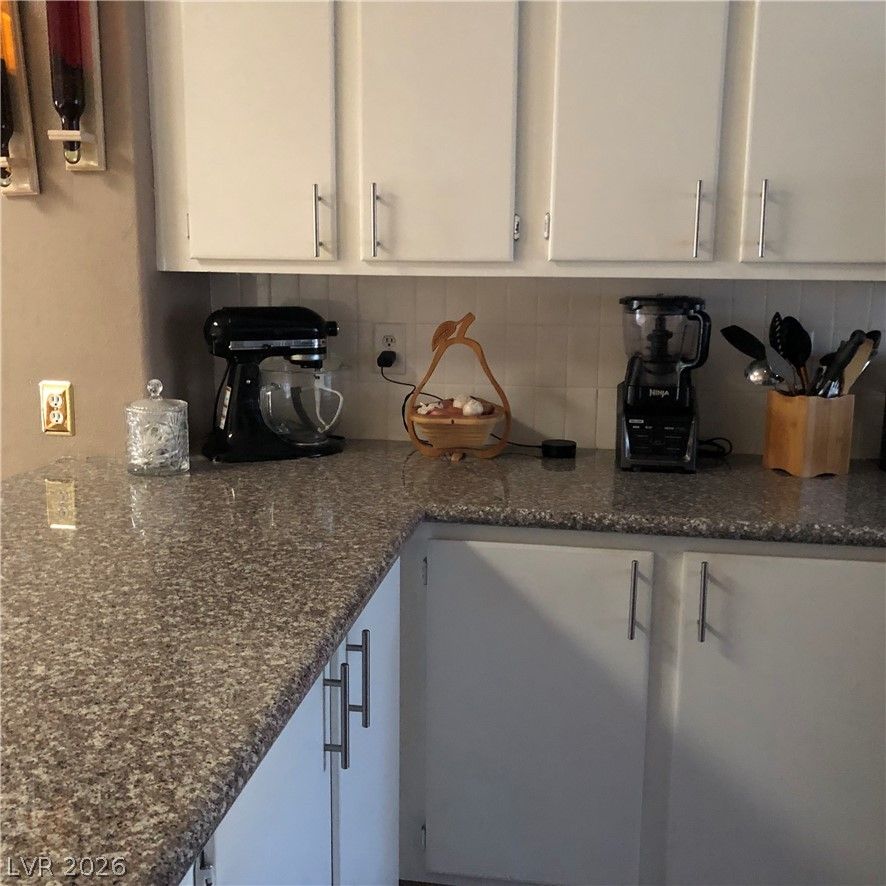 7803 Foxwood Place 4 — photo 5 of 25