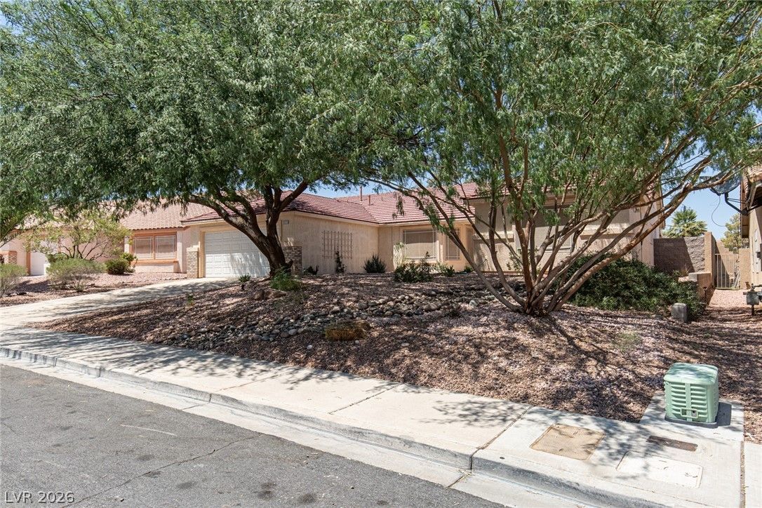 327 Perry Ellis Drive — photo 3