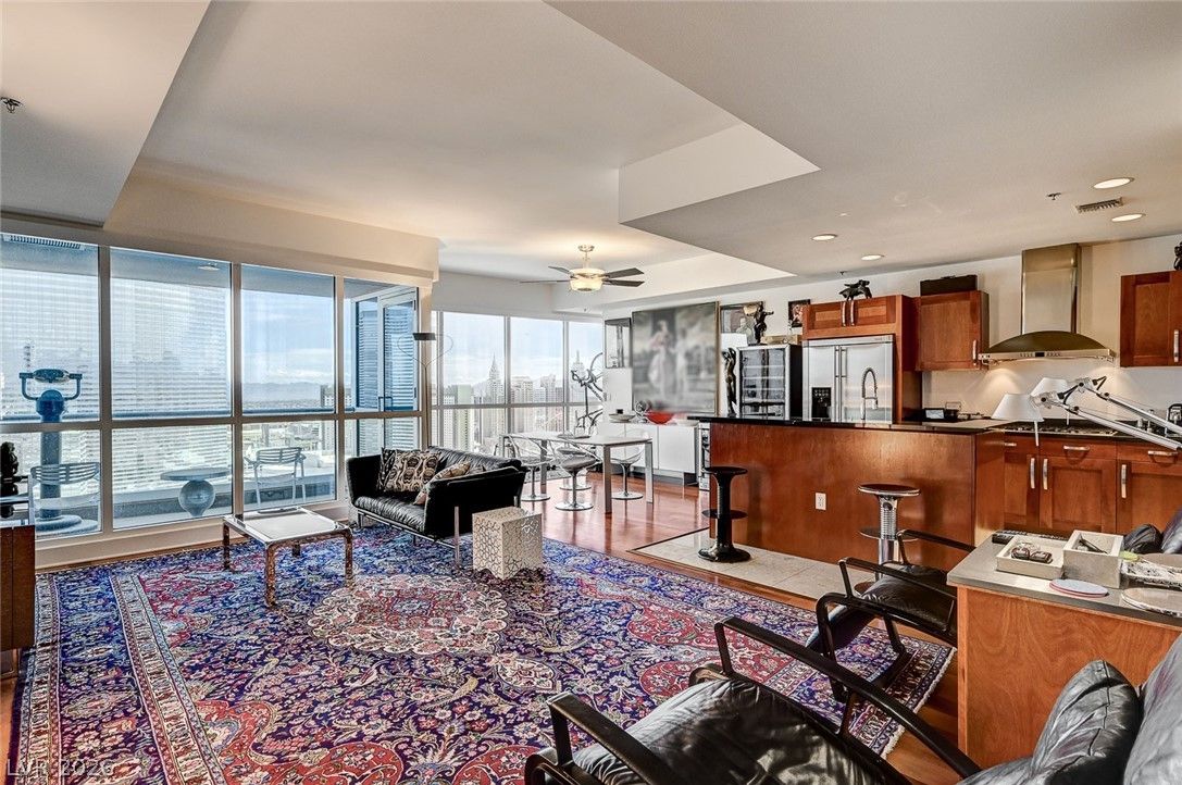 4525 Dean Martin Drive 2909 — photo 1