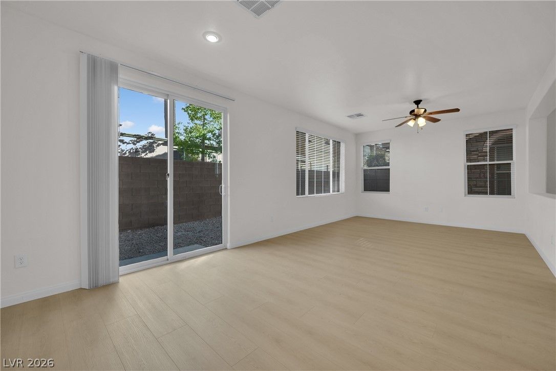 8668 Diamond Sand Avenue — photo 5 of 50