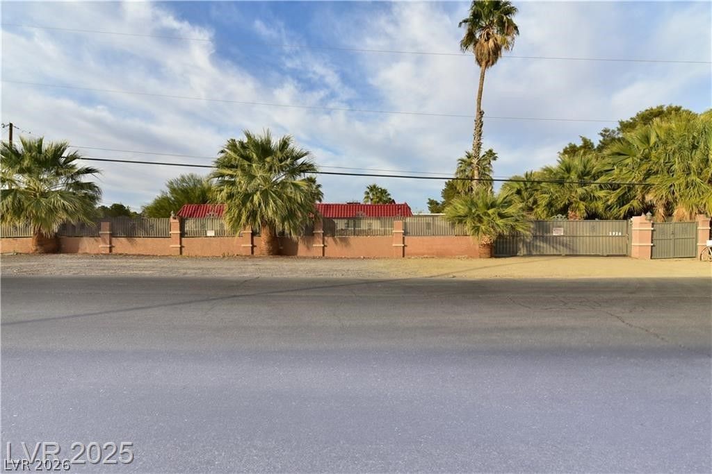 2926 East Eldorado Lane — photo 3