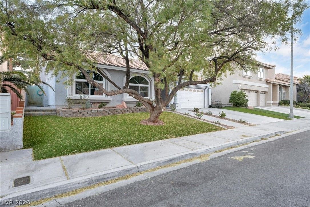 2405 Alpine Meadows Avenue — photo 3