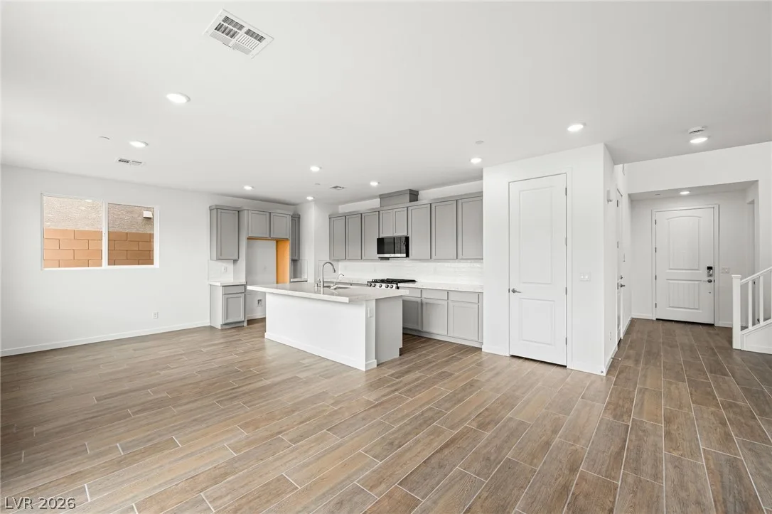 10805 Alamino Avenue — photo 4