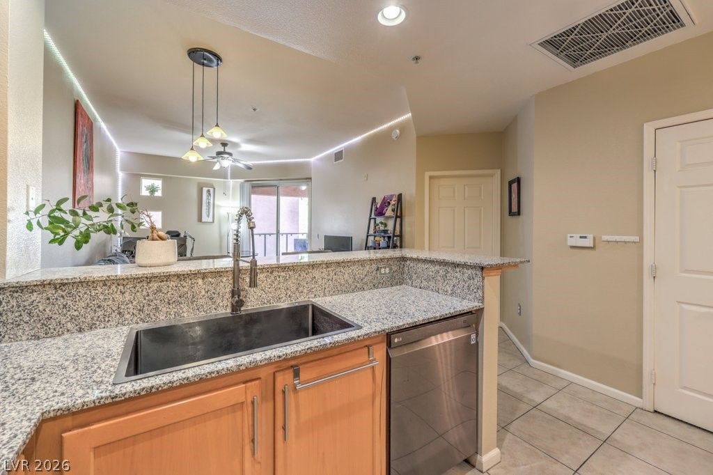 43 East Agate Avenue 301 — photo 3 of 33
