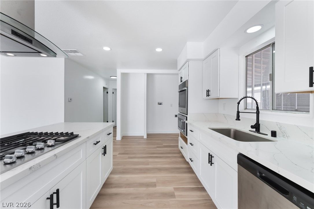 4980 Ridge Drive — photo 1