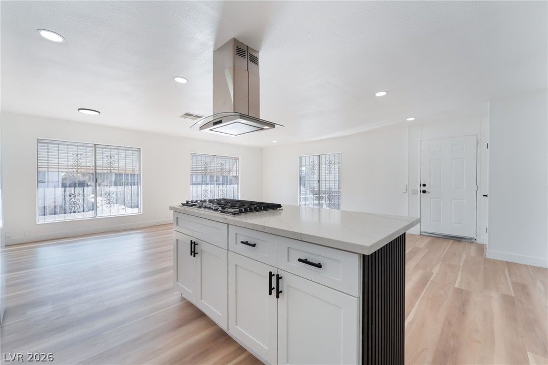 4980 Ridge Drive — photo 3