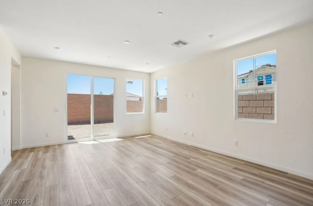 4049 Zebra Cactus Avenue — photo 4