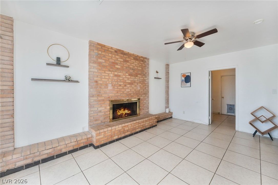 417 North Torrey Pines Drive — photo 3 of 20