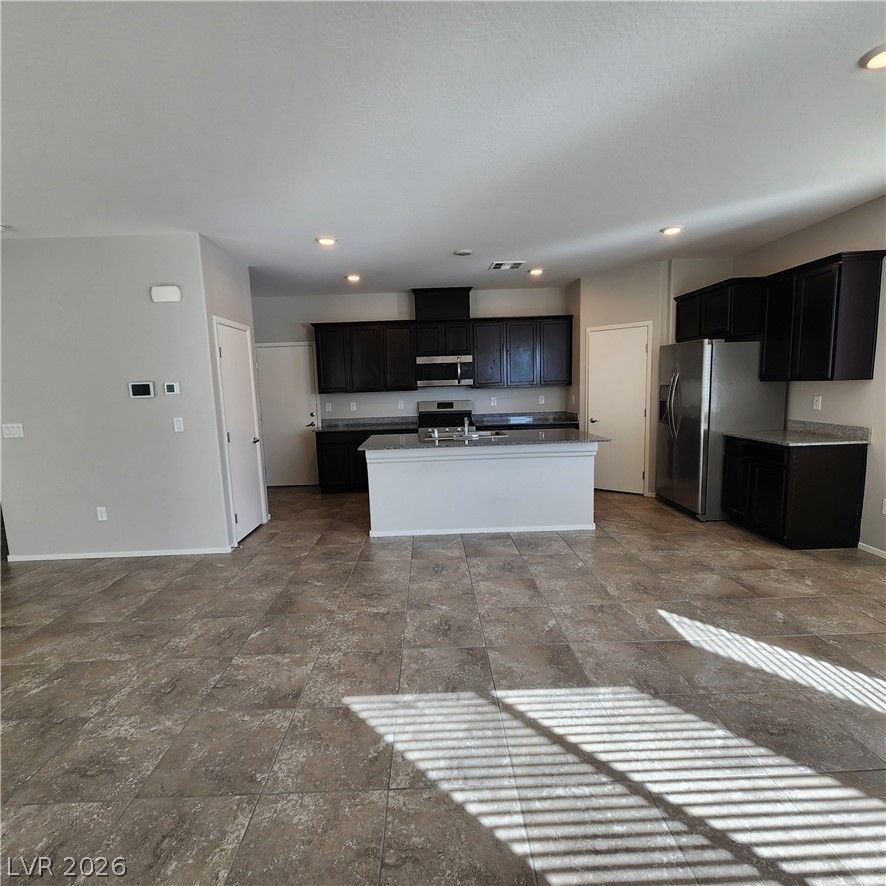 7241 Glistening Star Street — photo 3 of 21