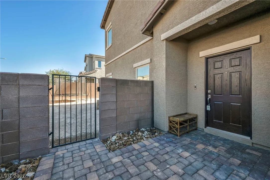 1626 Dakota Group Avenue — photo 3 of 40