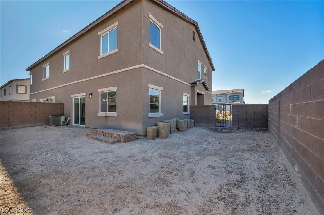 1626 Dakota Group Avenue — photo 4 of 40