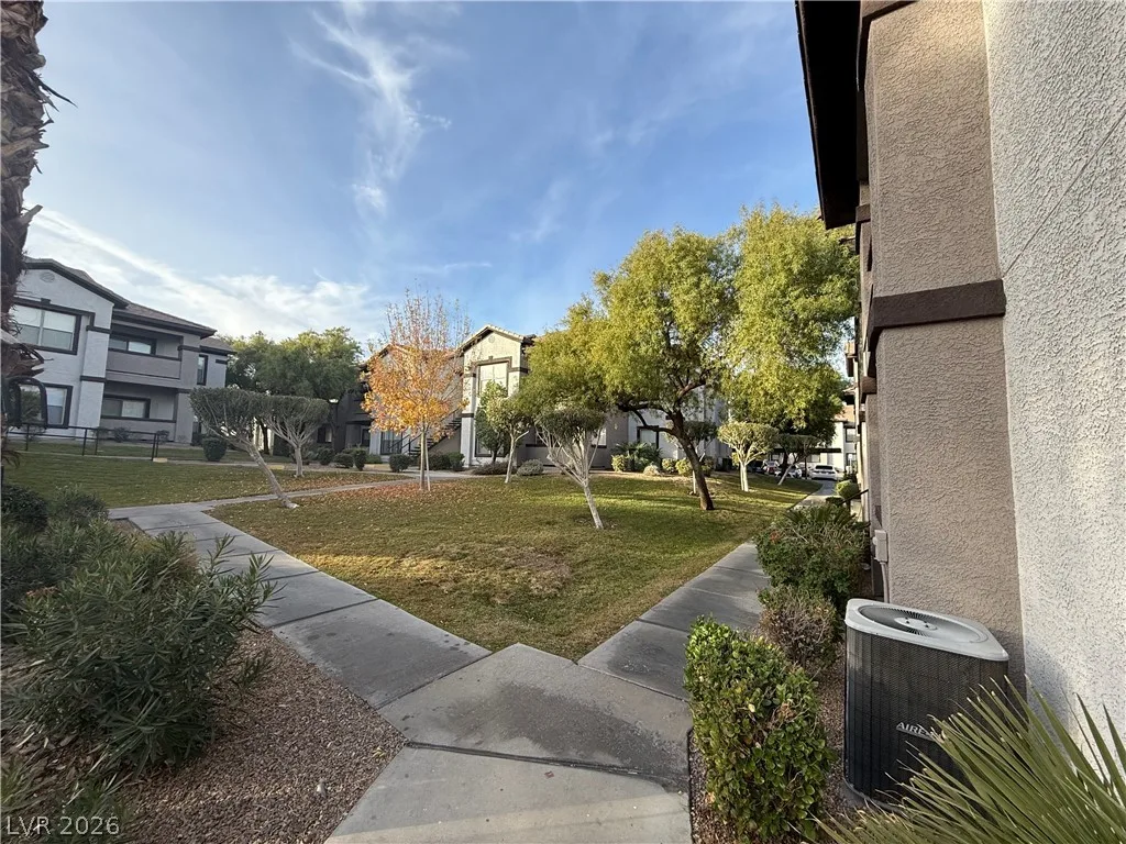 45 Maleena Mesa Street 1011 — photo 3 of 11