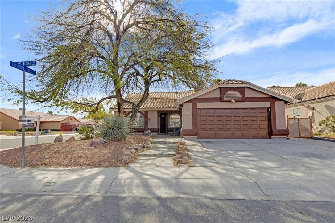 2305 Lone Ridge Court — photo 2