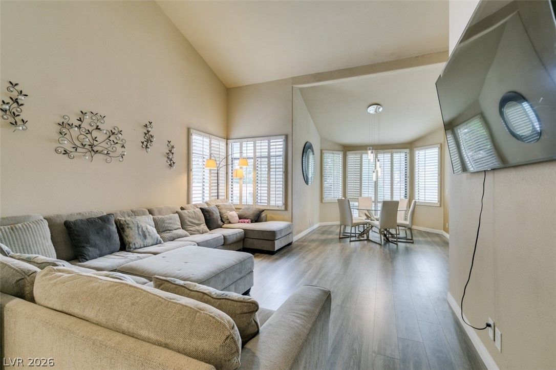 3202 Brookfield Drive — photo 2