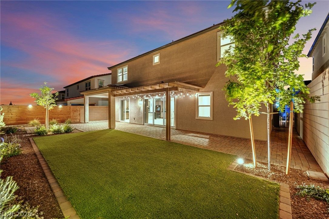 10190 Bismarck Palms Avenue — photo 3