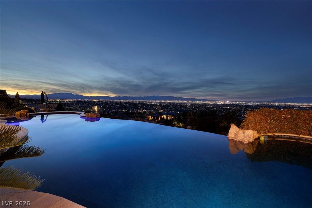 472 Saint Moritz Drive — photo 1