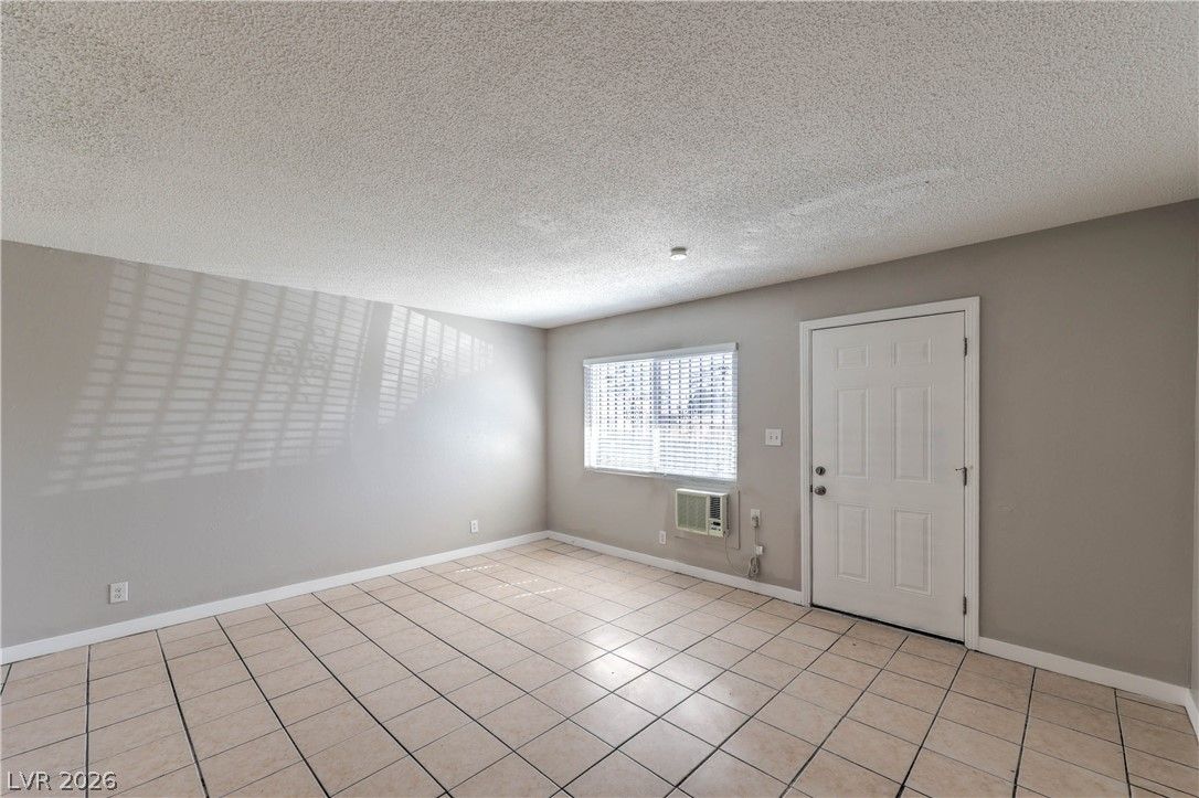 326 North 16th Street — photo 5 of 15