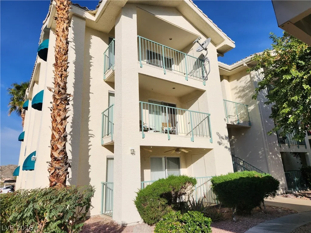 3550 Bay Sands Drive 3025 — photo 2