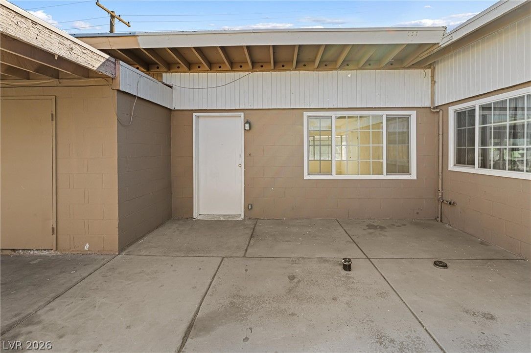 2204 South 15th Street — photo 2