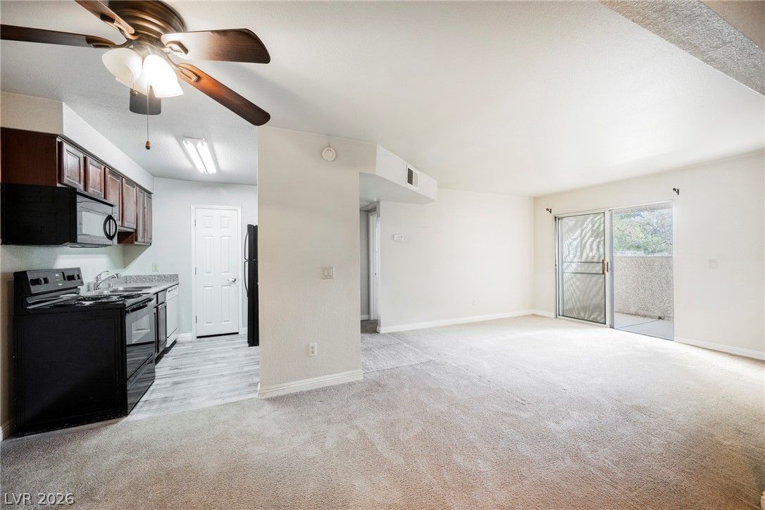 2606 South Durango Drive 152 — photo 4