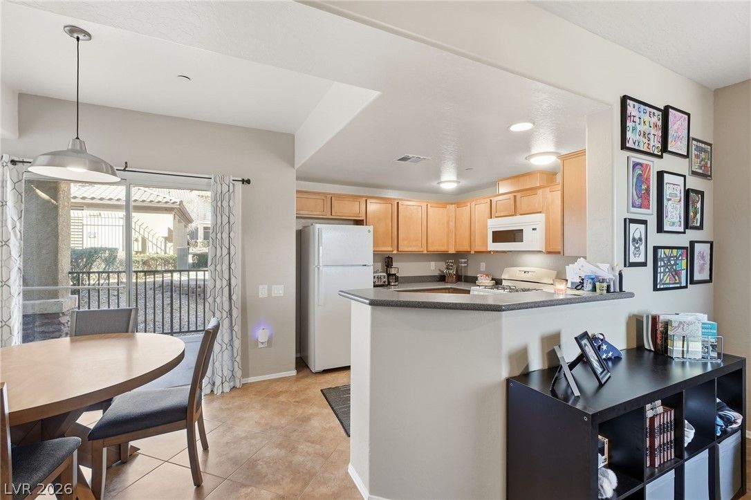 6868 Sky Pointe Drive 1073 — photo 3