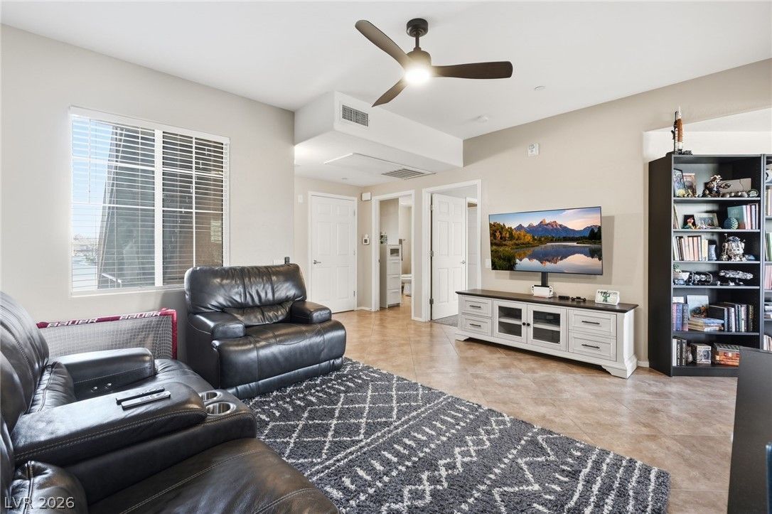 6868 Sky Pointe Drive 1073 — photo 5