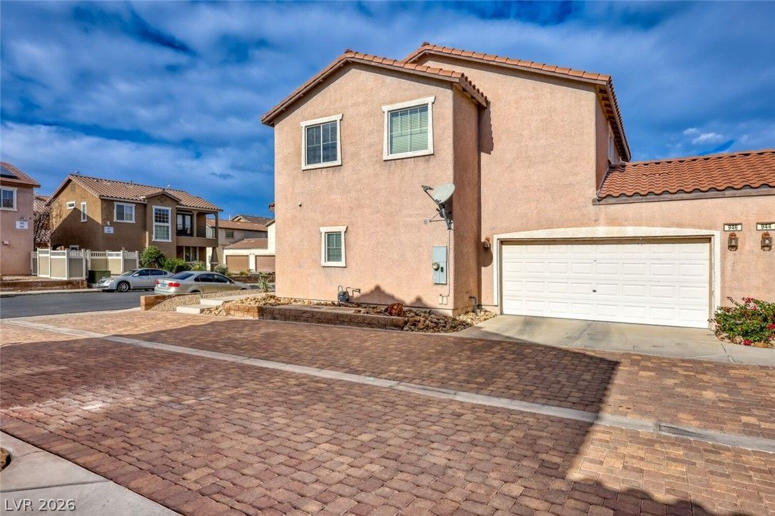 946 Sable Chase Place — photo 3 of 18