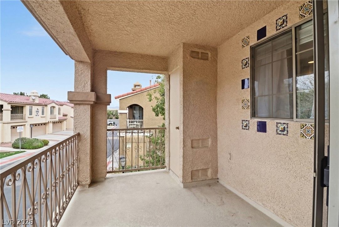 7295 Diamond Canyon Lane 202 — photo 4