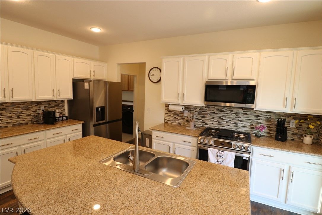 1417 Danielle Rebecca Avenue — photo 4