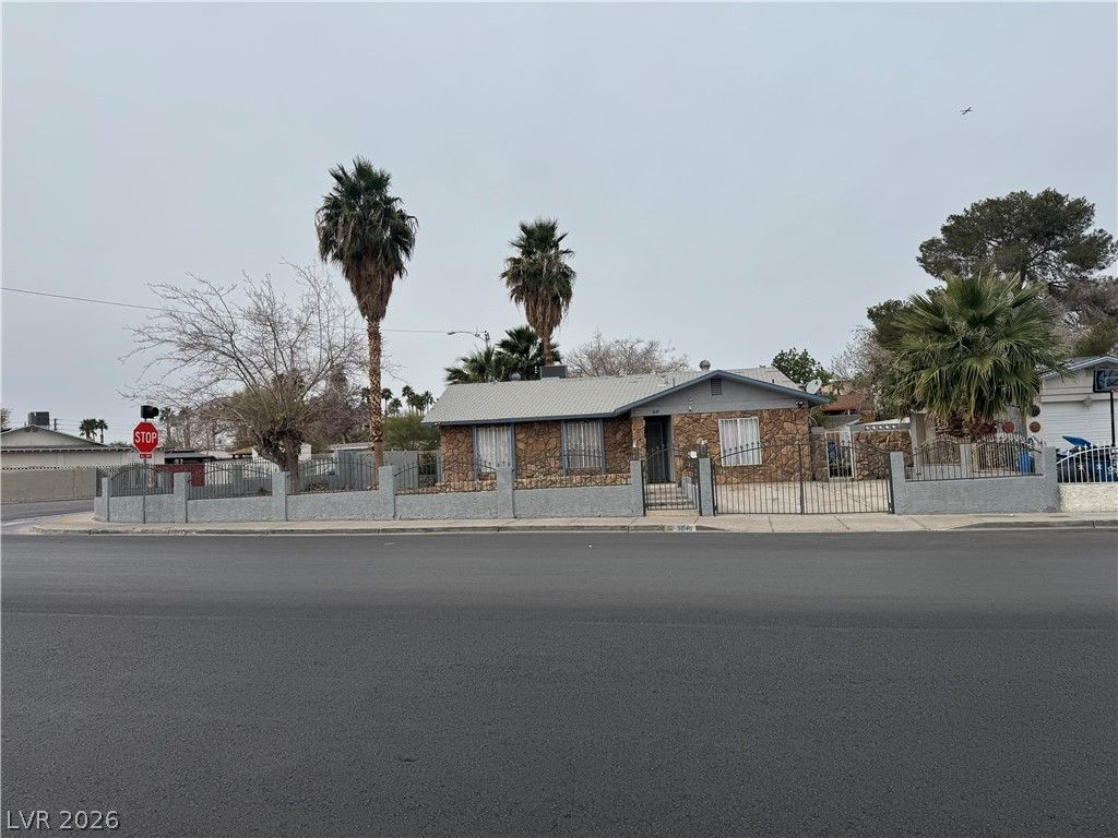 3643 Indios Avenue — photo 2