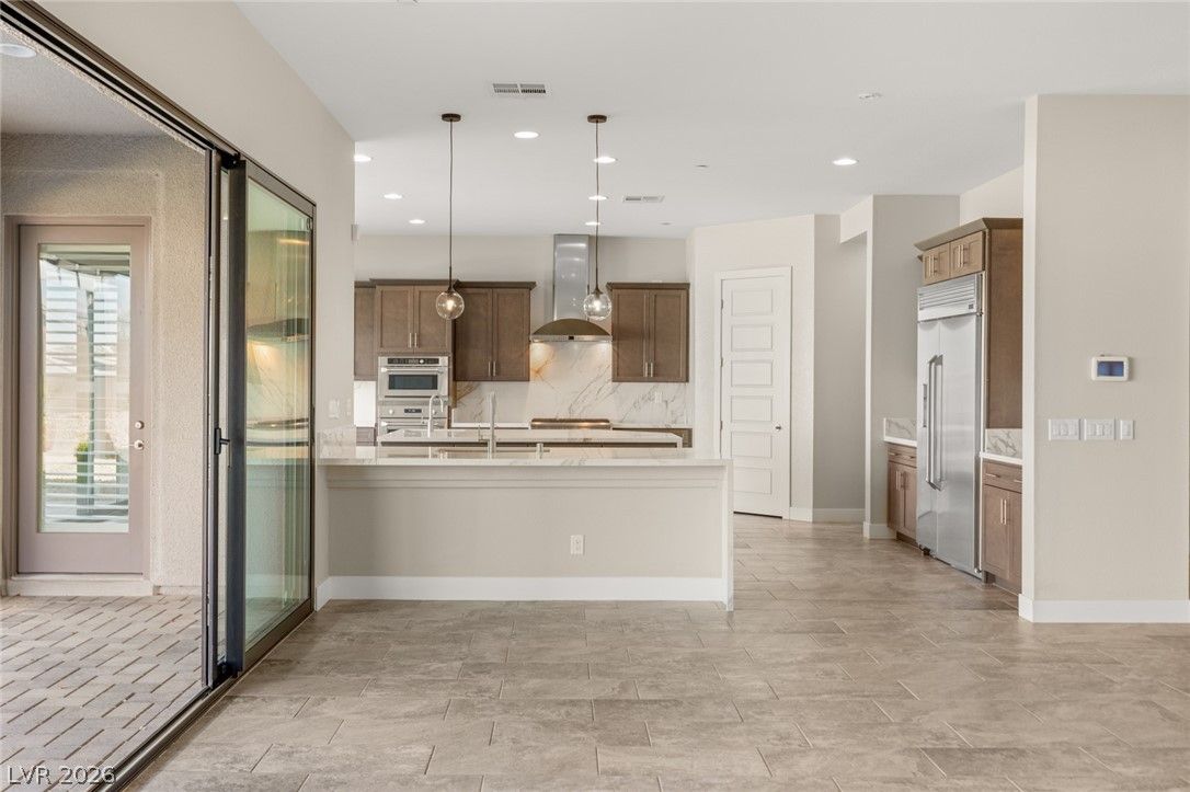7966 West Ford Avenue — photo 5 of 46