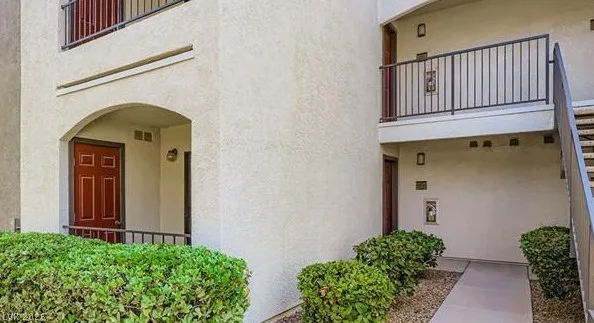 950 Seven Hills Drive 3011 — photo 2