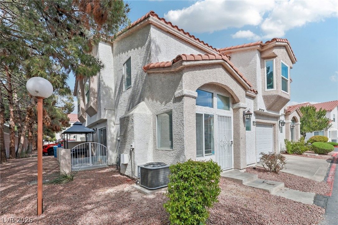 6964 Coral Rock Drive — photo 3 of 19