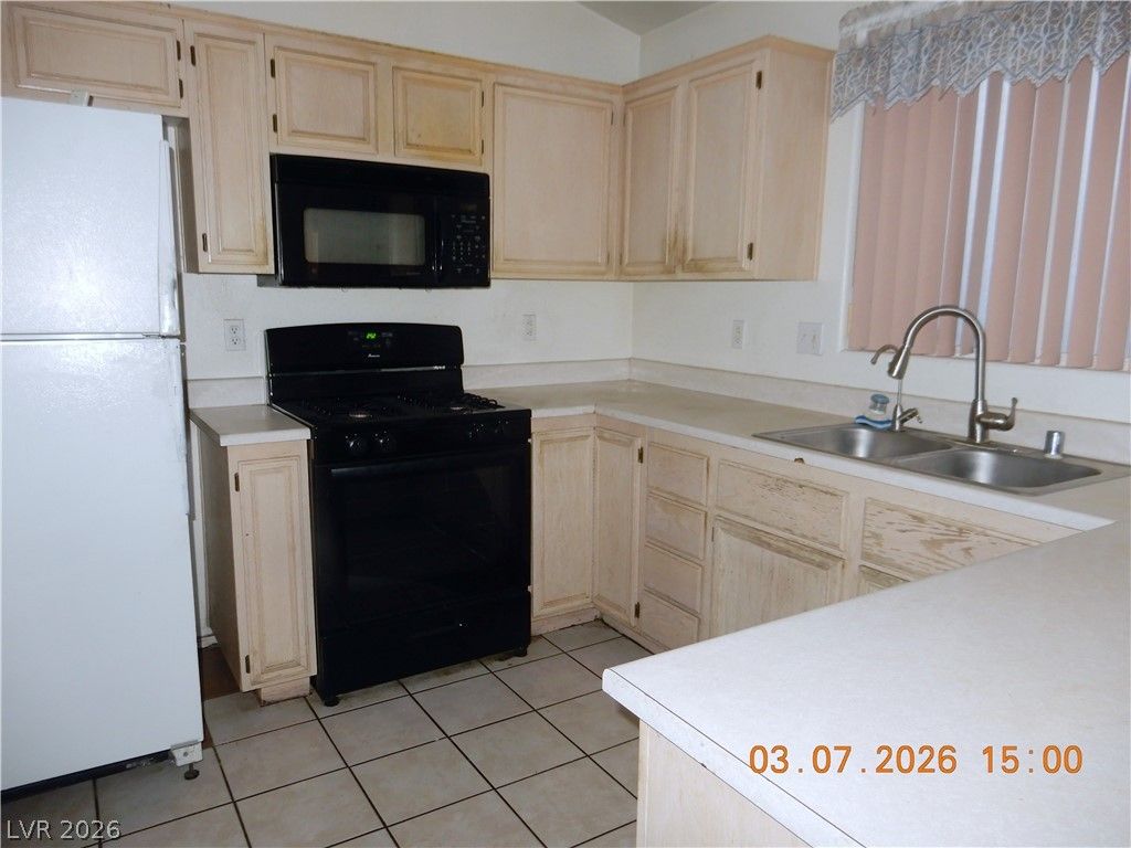 4339 Coyote Crest Court — photo 3 of 16