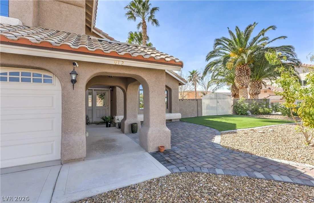 912 Primrose Lane — photo 3
