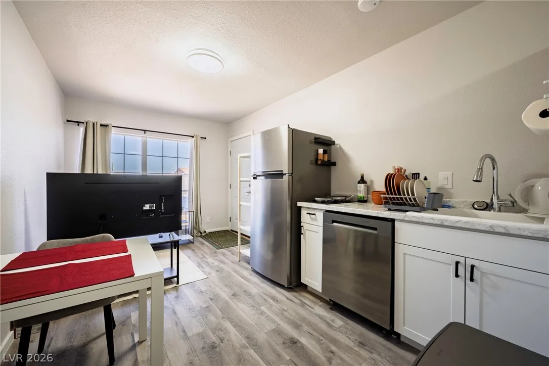 343 Tungsten Street B — photo 3