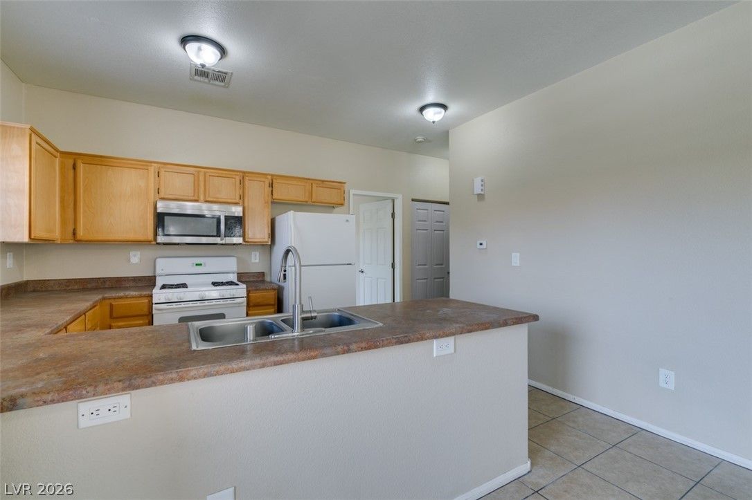 3812 Ormond Beach Street 201 — photo 3