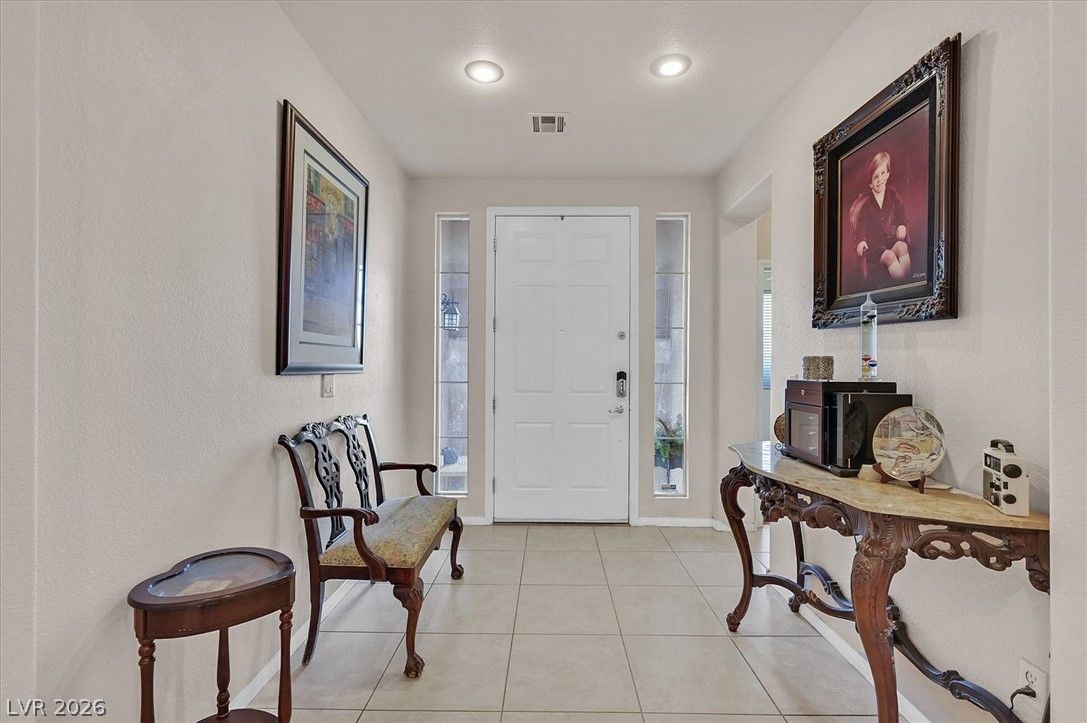 10105 Shore Pine Avenue — photo 2