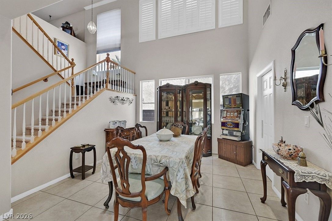 10105 Shore Pine Avenue — photo 4