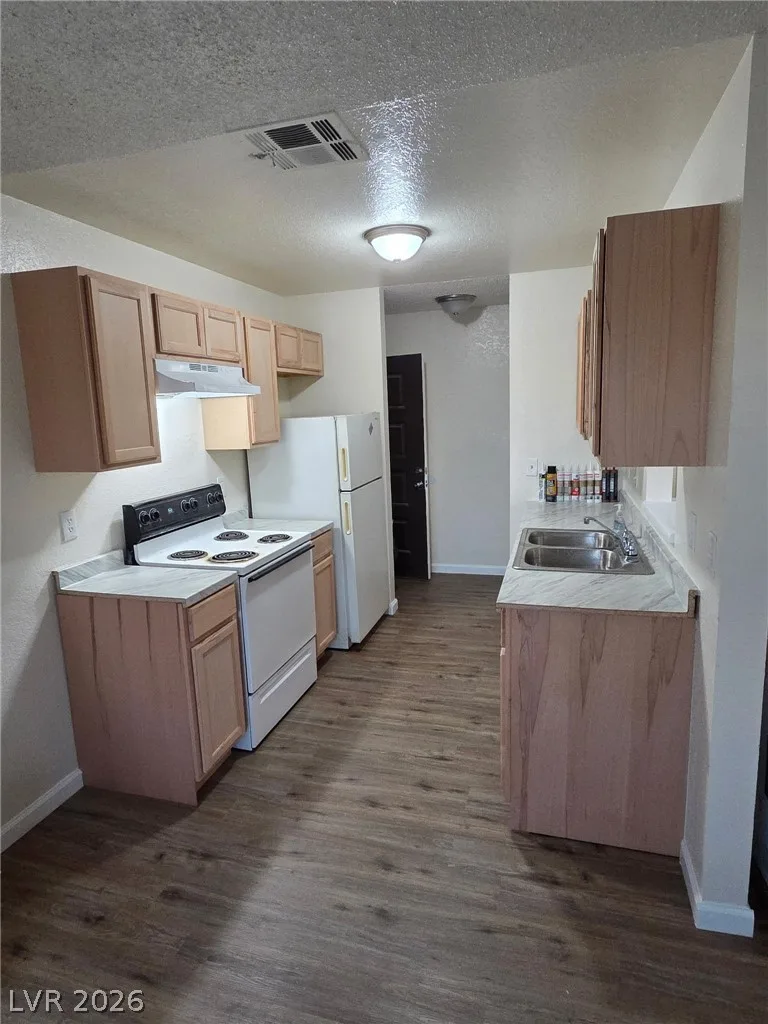 4581 Macher Way D — photo 3