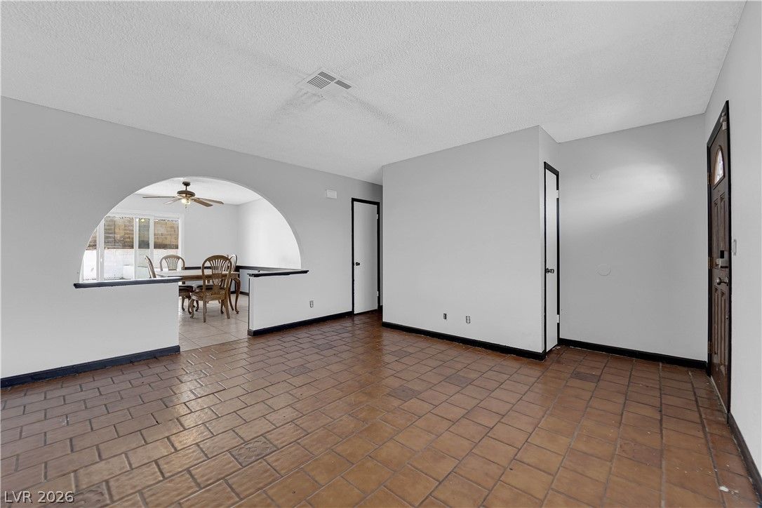 416 East Barrett Street — photo 4