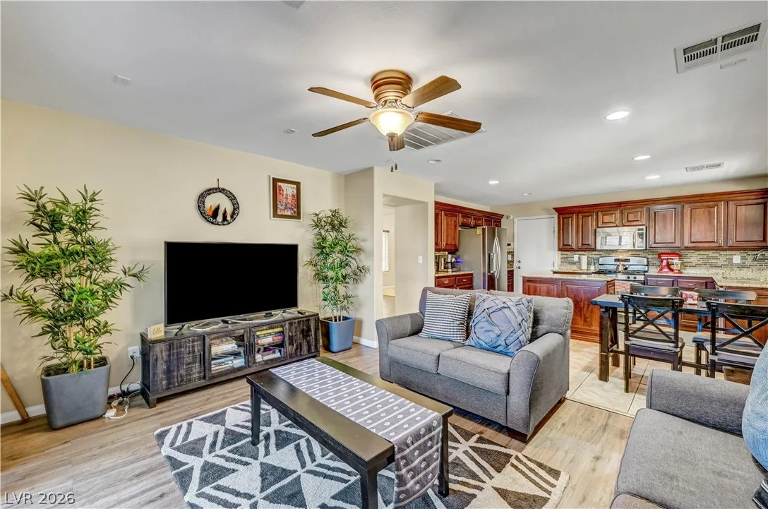 8944 Ryan Creek Avenue — photo 3