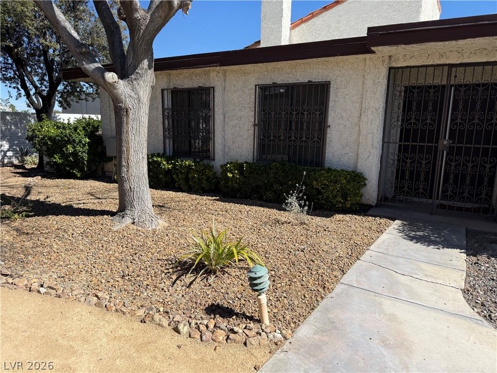2806 San Martin Court — photo 3
