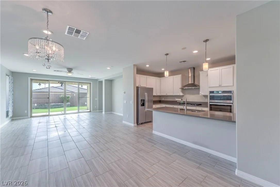 2407 Arrington Avenue — photo 3