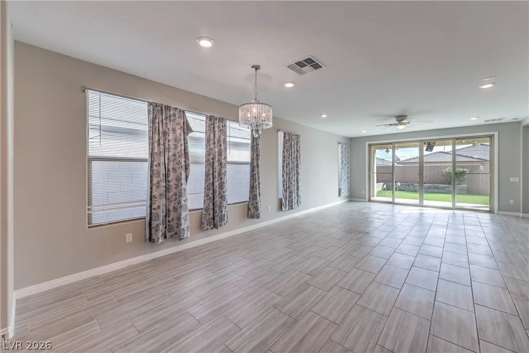 2407 Arrington Avenue — photo 4