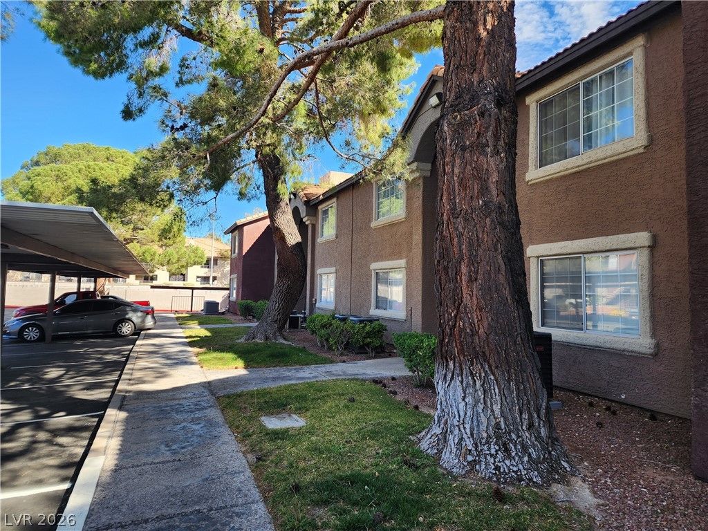 2750 South Durango Drive 1143 — photo 3 of 23