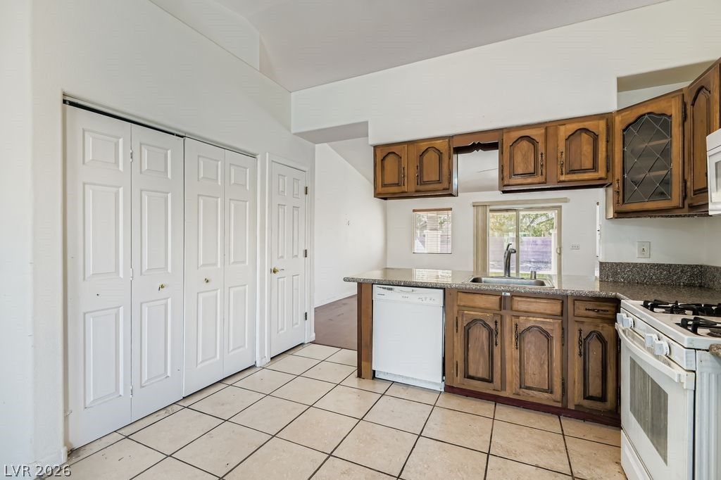 5605 Estrella Mountain Court — photo 5 of 35