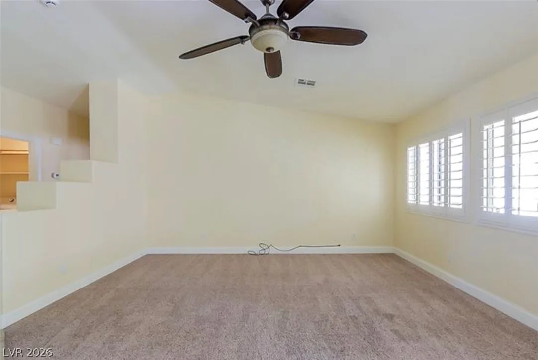 1073 Featherwood Avenue — photo 3